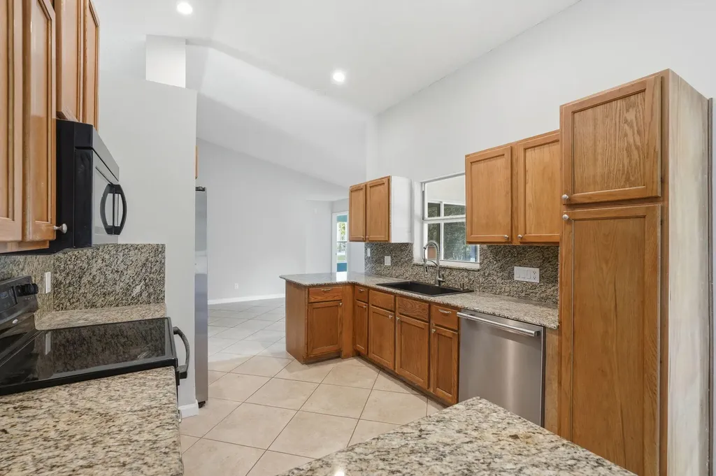 12543 N 73rd Court N The Acreage FL 33412
