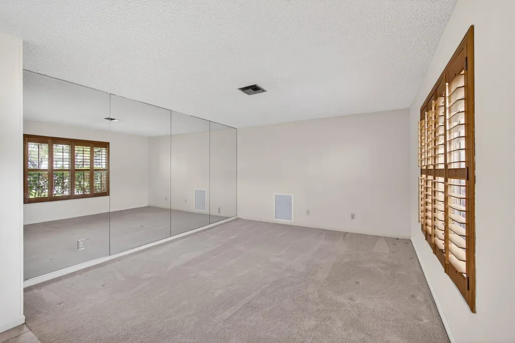 9820 Jonquil Circle N Palm Beach Gardens FL 33410