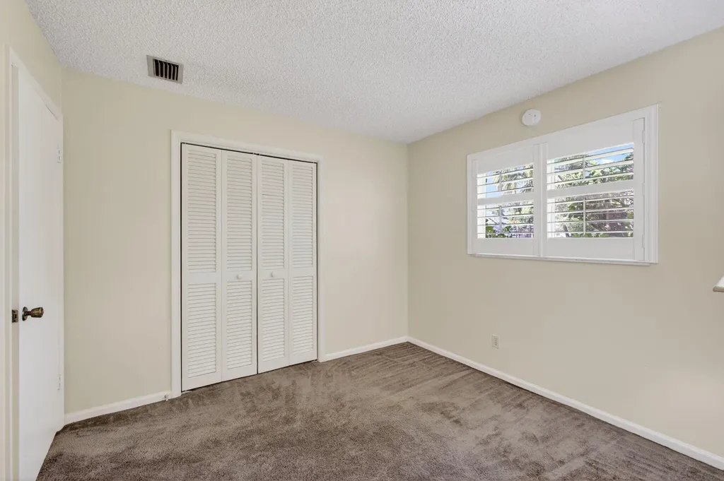 9820 Jonquil Circle N Palm Beach Gardens FL 33410