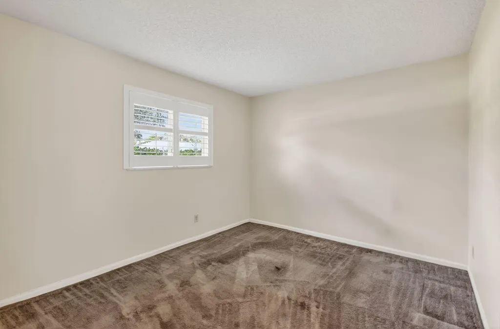 9820 Jonquil Circle N Palm Beach Gardens FL 33410