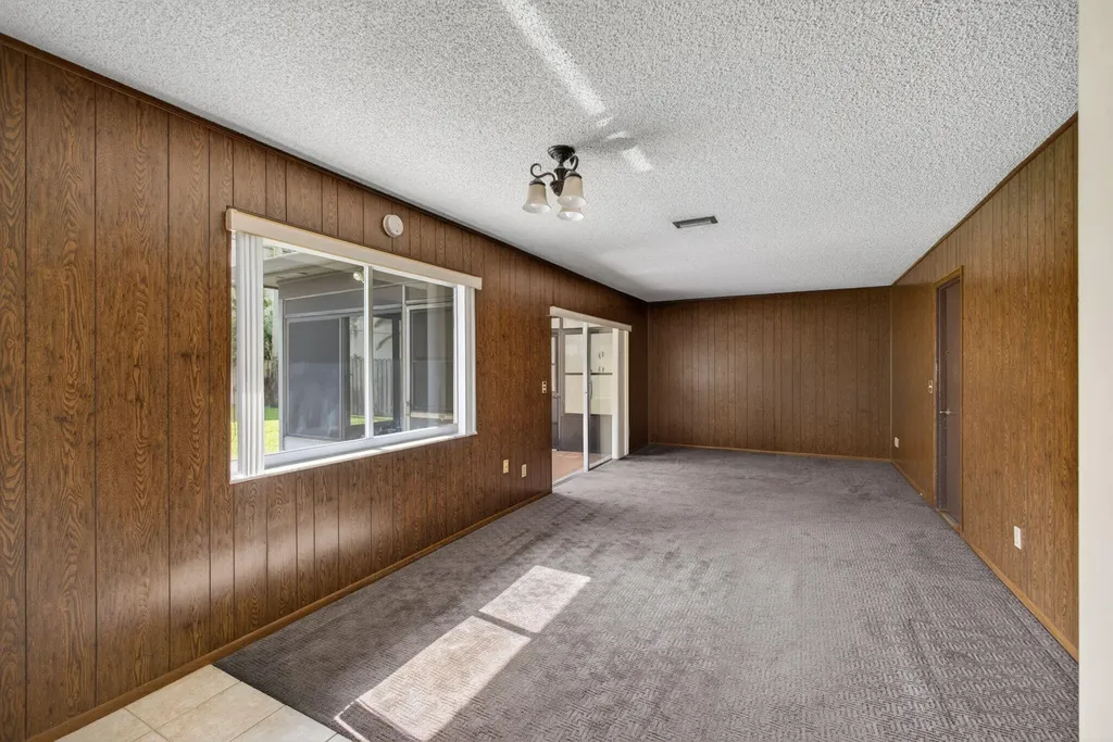 9820 Jonquil Circle N Palm Beach Gardens FL 33410