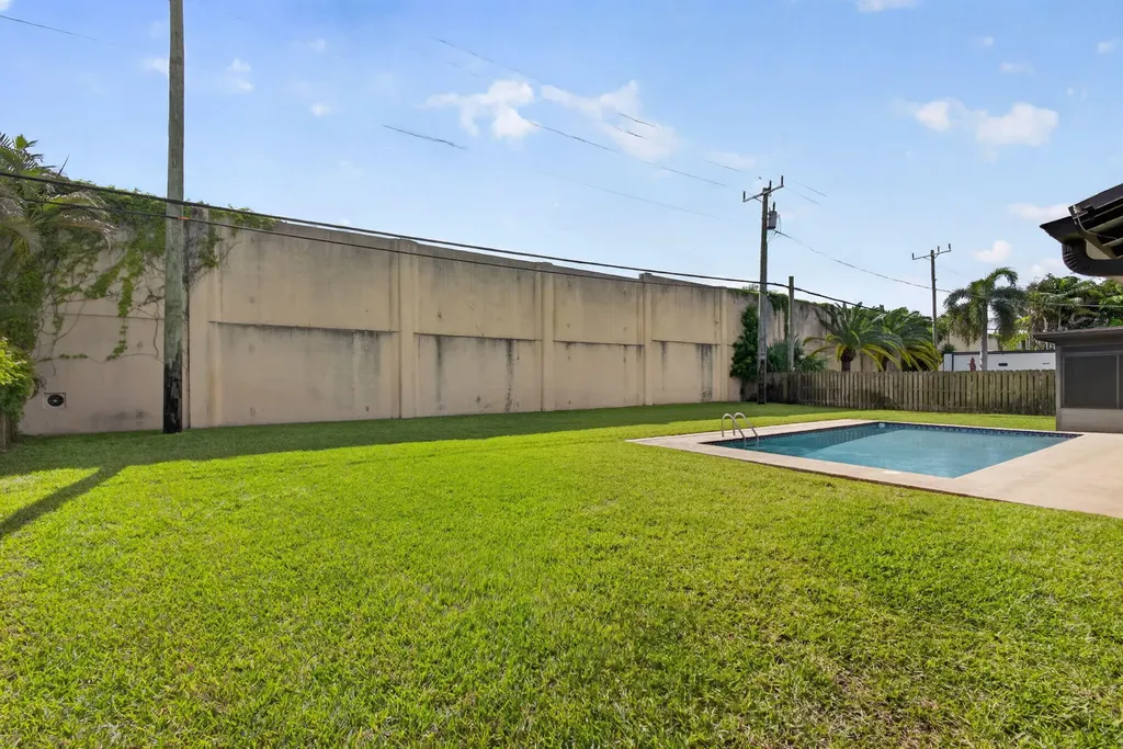 9820 Jonquil Circle N Palm Beach Gardens FL 33410