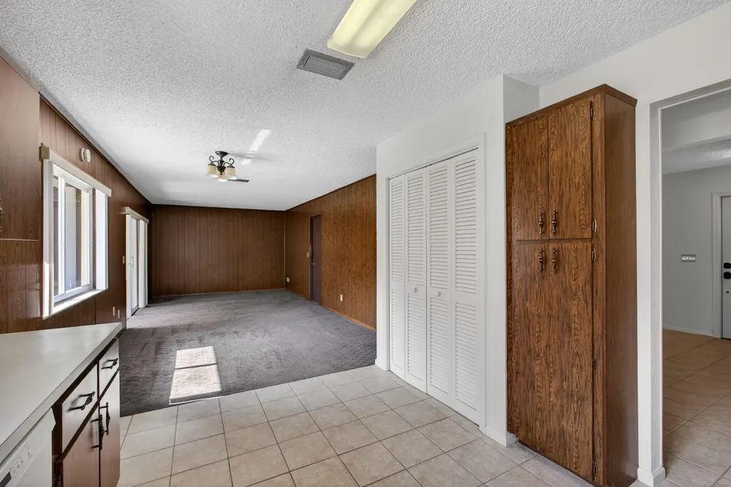 9820 Jonquil Circle N Palm Beach Gardens FL 33410