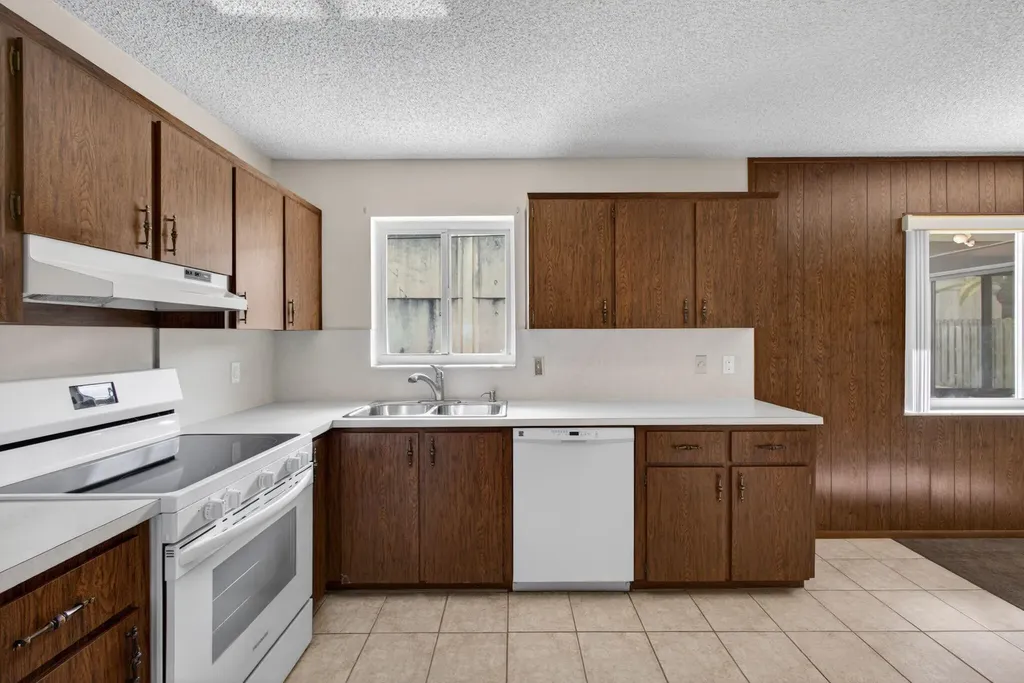 9820 Jonquil Circle N Palm Beach Gardens FL 33410