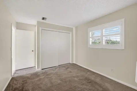 9820 Jonquil Circle N Palm Beach Gardens FL 33410