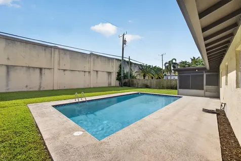 9820 Jonquil Circle N Palm Beach Gardens FL 33410
