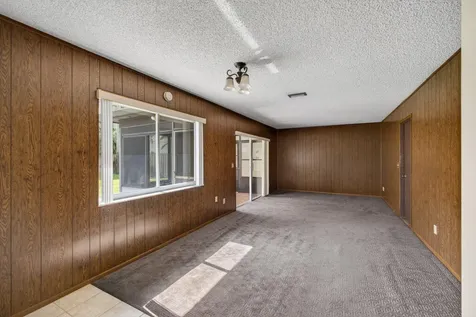 9820 Jonquil Circle N Palm Beach Gardens FL 33410
