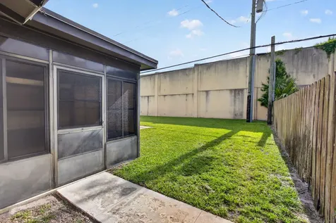 9820 Jonquil Circle N Palm Beach Gardens FL 33410