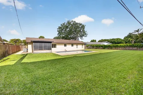 9820 Jonquil Circle N Palm Beach Gardens FL 33410