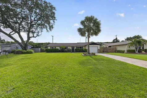 9820 Jonquil Circle N Palm Beach Gardens FL 33410
