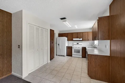 9820 Jonquil Circle N Palm Beach Gardens FL 33410