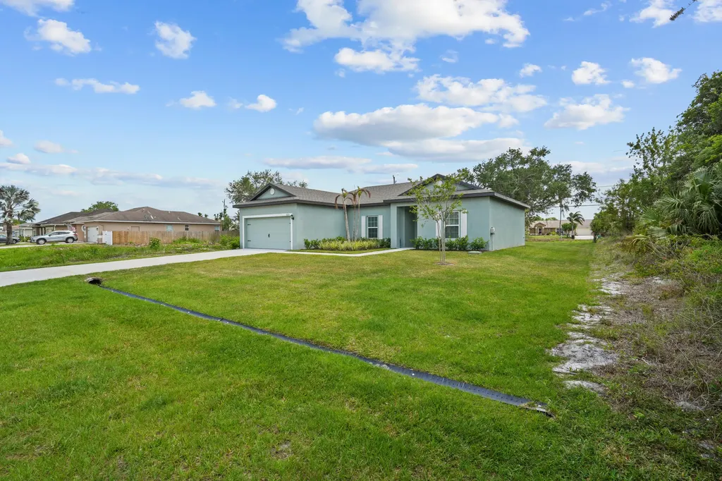 1620 SW Escobar Lane Port St Lucie FL 34953