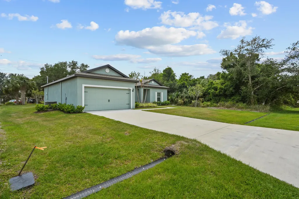 1620 SW Escobar Lane Port St Lucie FL 34953