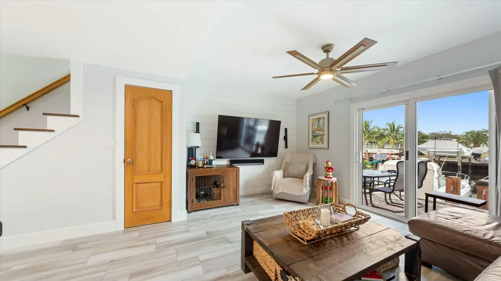 2555 NE 15th Street Pompano Beach FL 33062