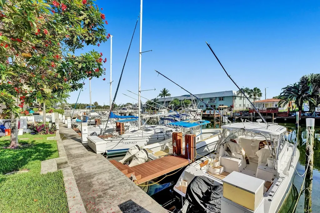 2555 NE 15th Street Pompano Beach FL 33062