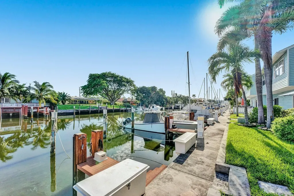 2555 NE 15th Street Pompano Beach FL 33062