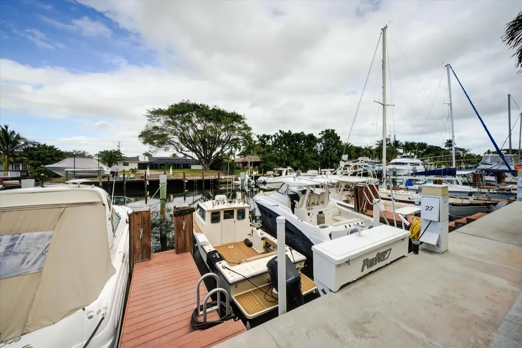 2555 NE 15th Street Pompano Beach FL 33062