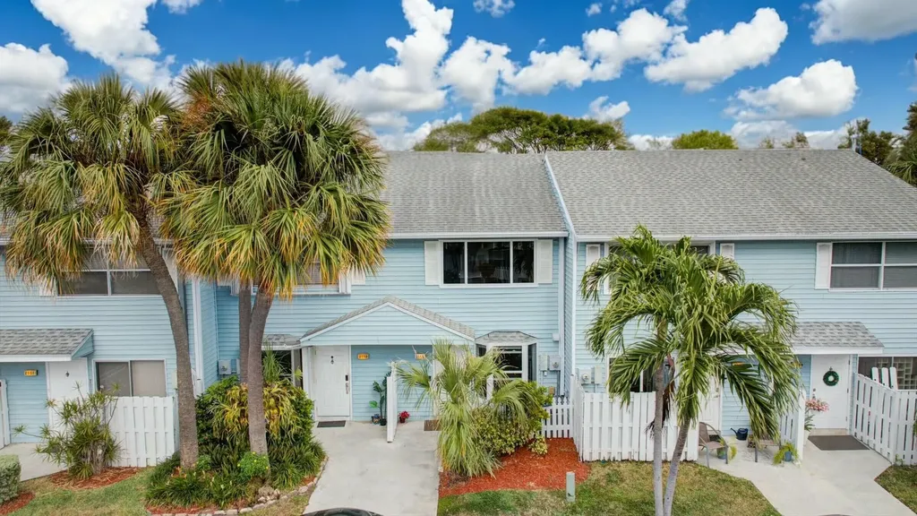 2555 NE 15th Street Pompano Beach FL 33062
