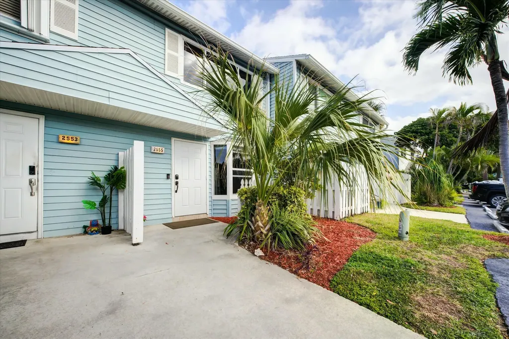 2555 NE 15th Street Pompano Beach FL 33062