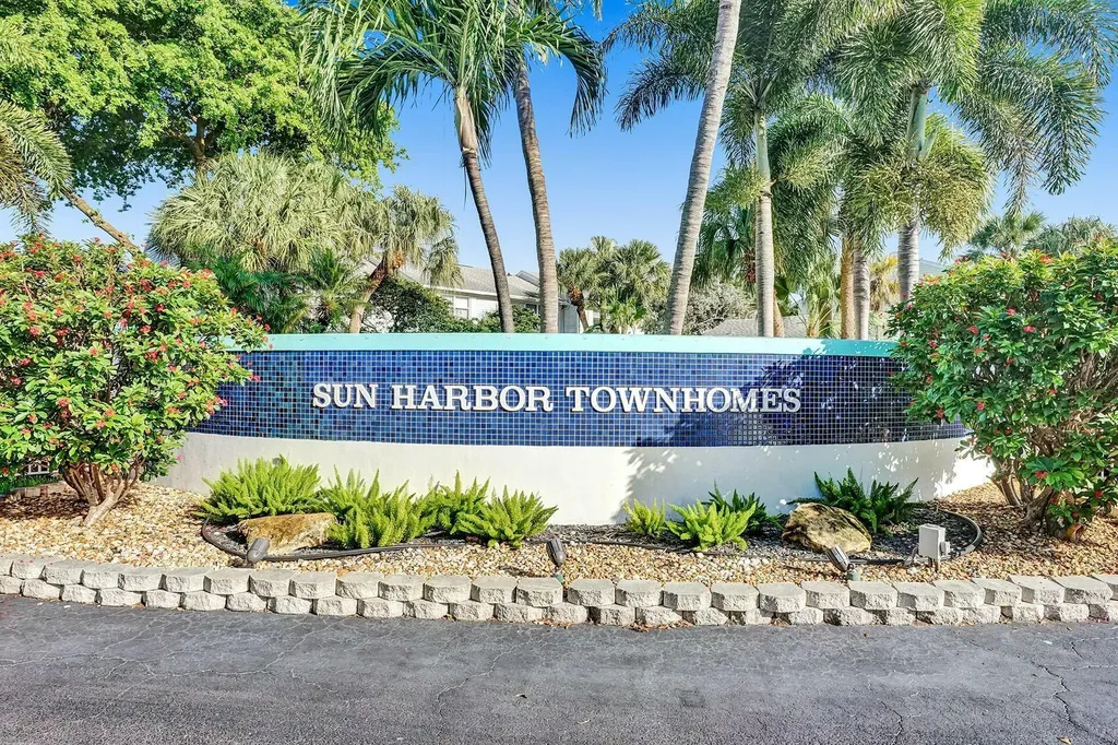 2555 NE 15th Street Pompano Beach FL 33062