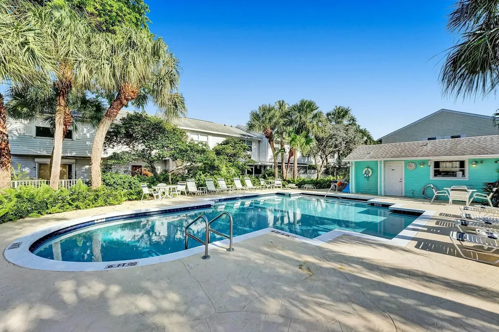 2555 NE 15th Street Pompano Beach FL 33062
