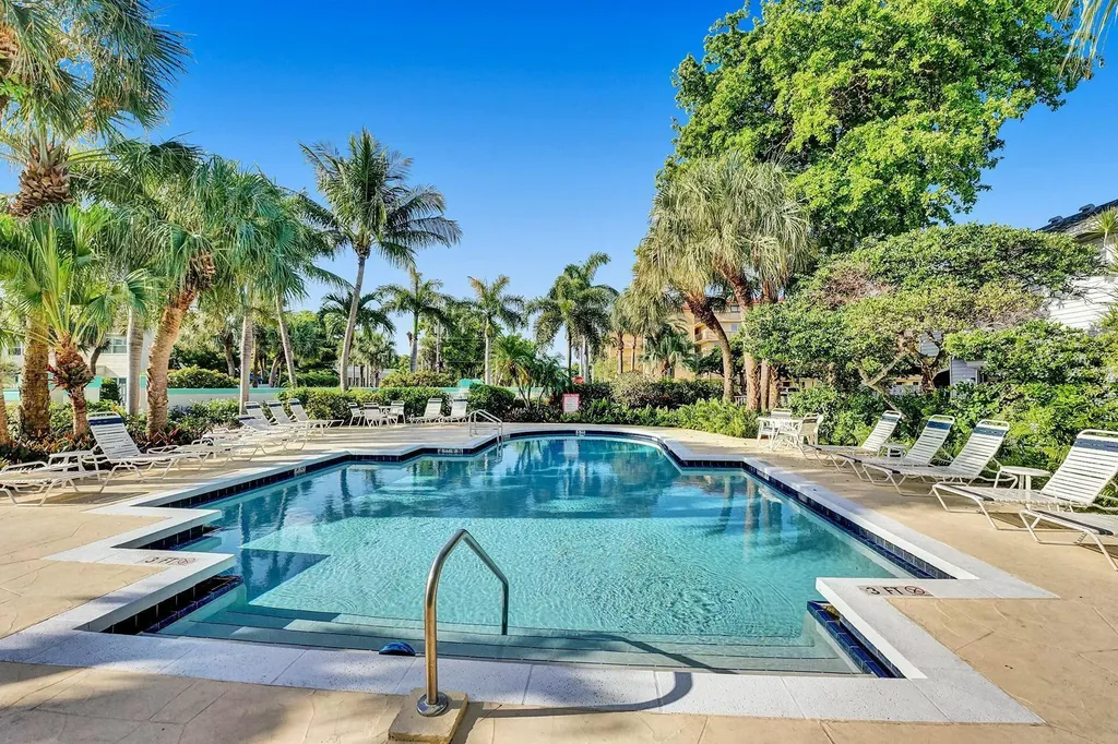 2555 NE 15th Street Pompano Beach FL 33062