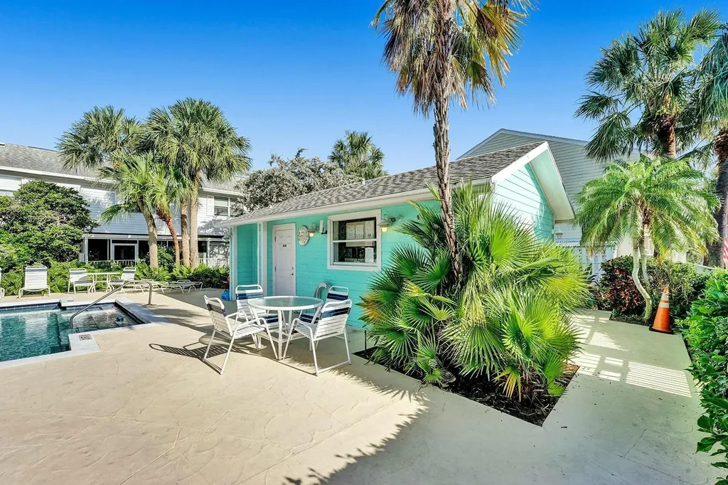 2555 NE 15th Street Pompano Beach FL 33062