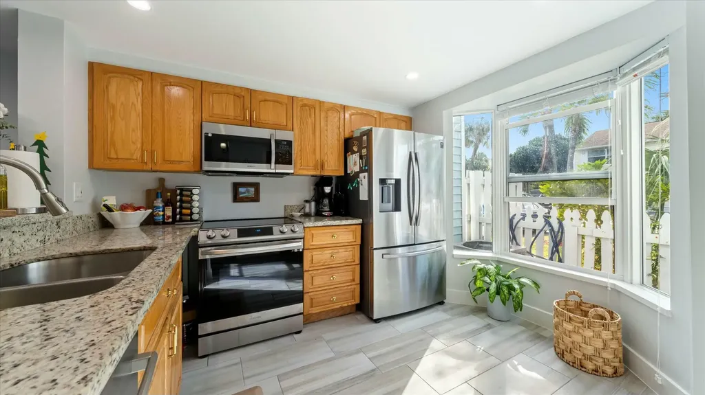 2555 NE 15th Street Pompano Beach FL 33062