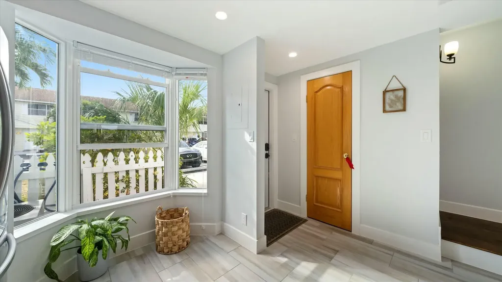 2555 NE 15th Street Pompano Beach FL 33062