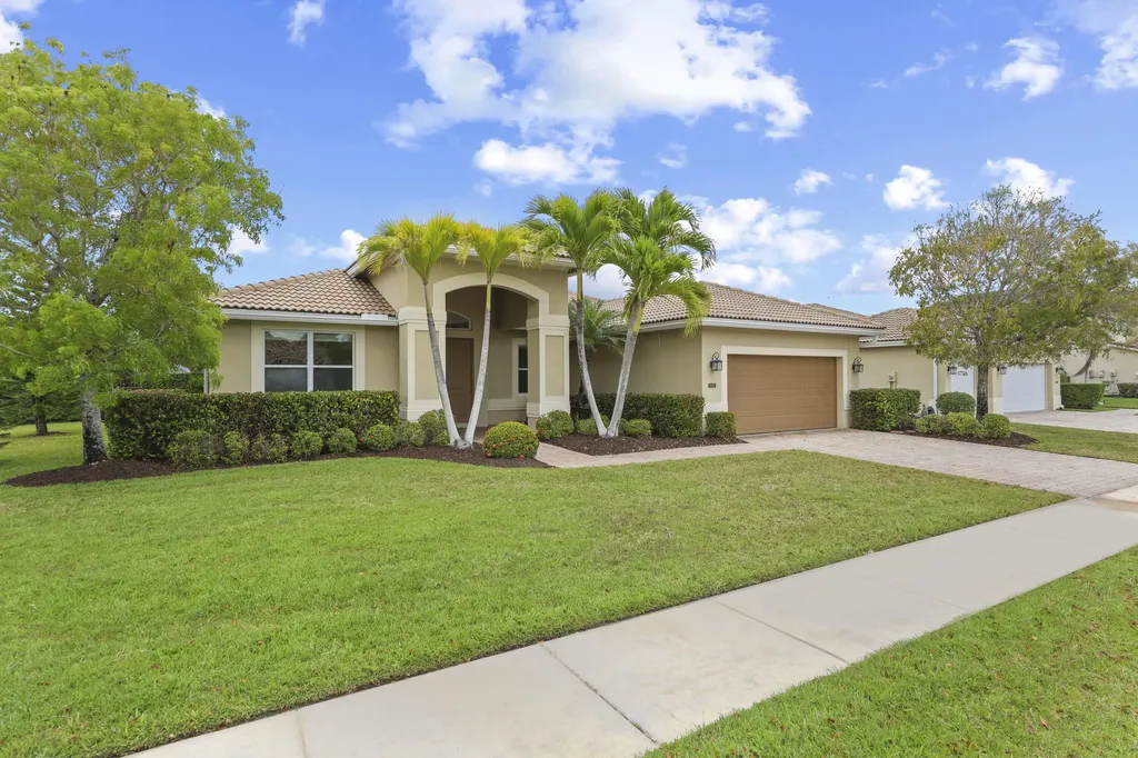 9387 Silent Oak Circle West Palm Beach FL 33411