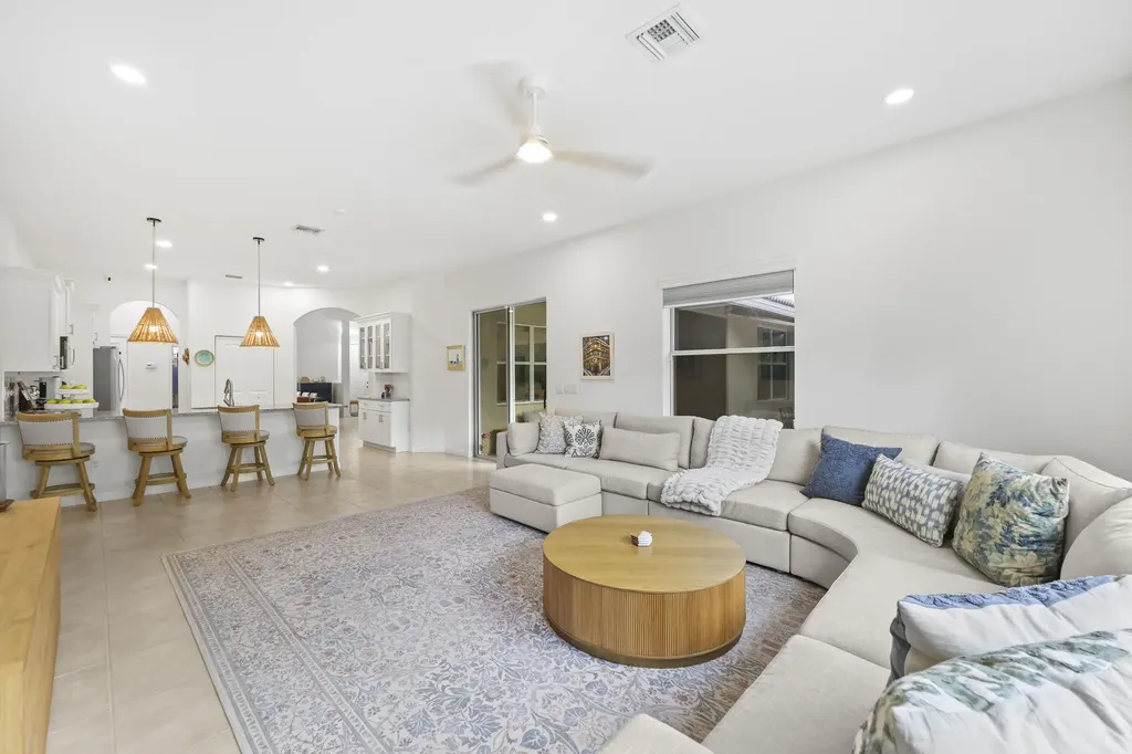 9387 Silent Oak Circle West Palm Beach FL 33411