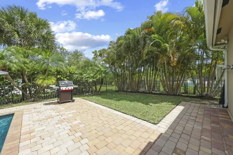 9387 Silent Oak Circle West Palm Beach FL 33411