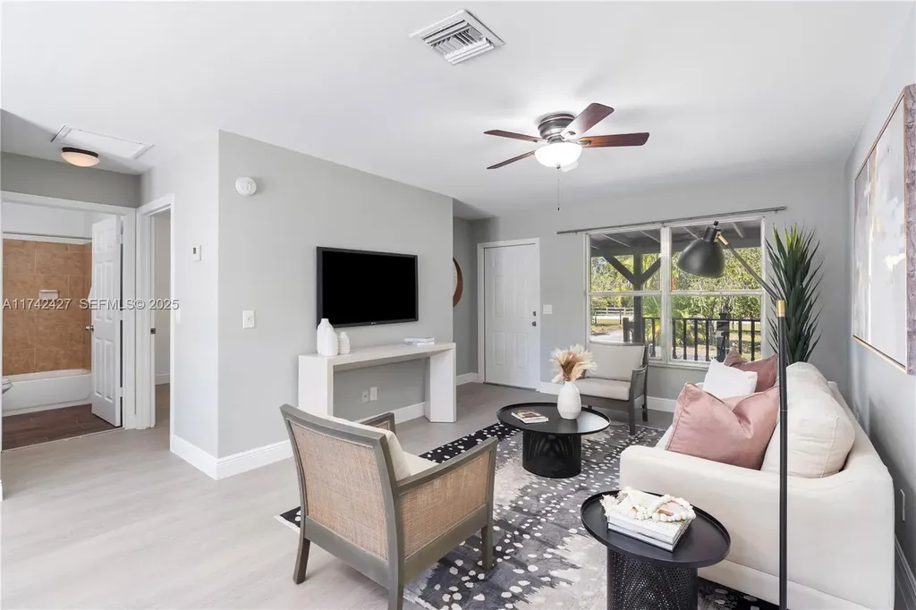 11448 N 68th Street Street N The Acreage FL 33412