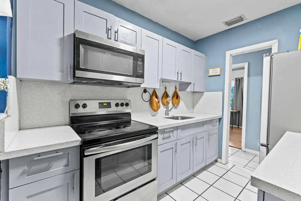 1110 14th Court S Lake Worth Beach FL 33460