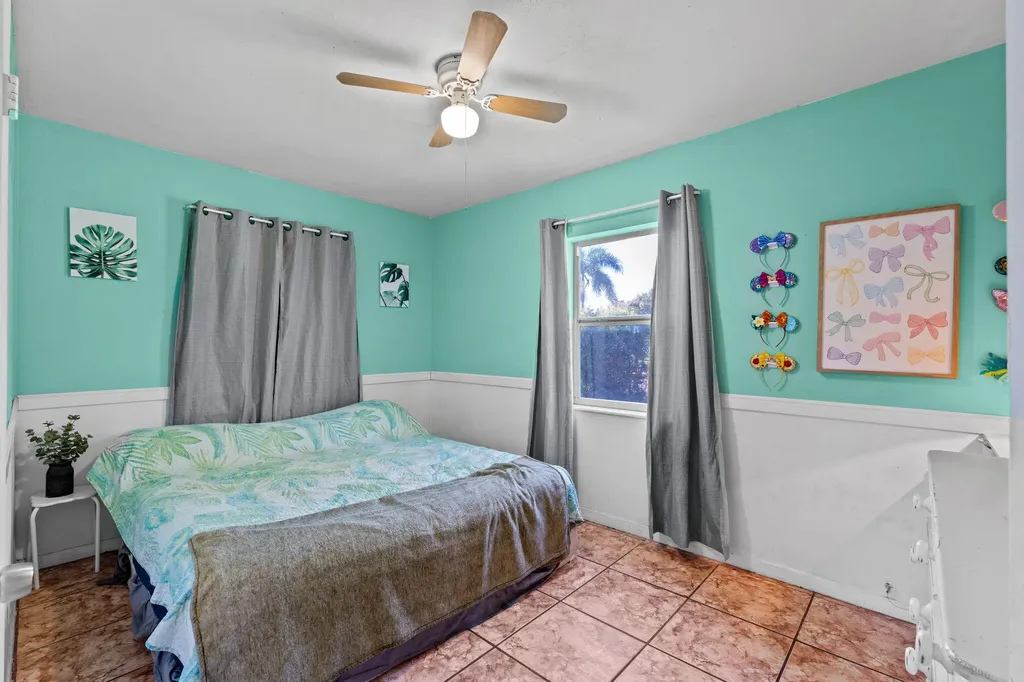 1110 14th Court S Lake Worth Beach FL 33460