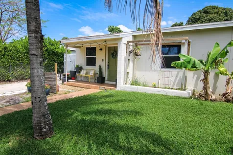 1110 14th Court S Lake Worth Beach FL 33460