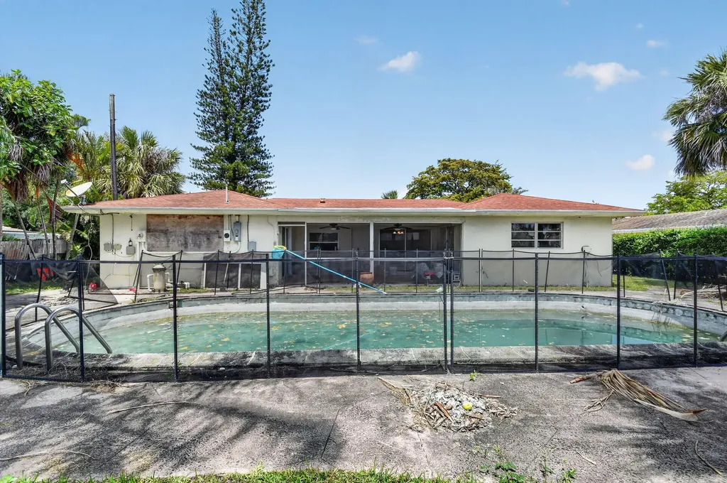 1660 40th Street West Palm Beach FL 33407