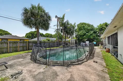 1660 40th Street West Palm Beach FL 33407