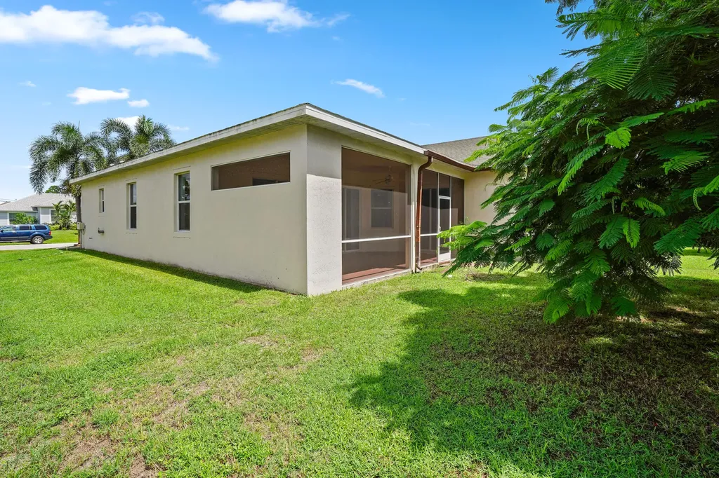 1092 SW Majorca Avenue Port St Lucie FL 34953