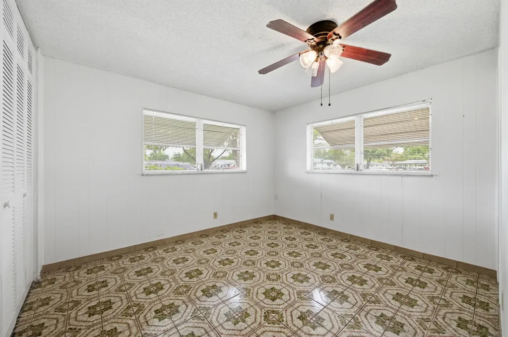 1043 NW 85th Avenue Plantation FL 33322