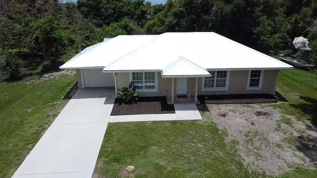 9166 SE 63rd Drive Okeechobee FL 34974