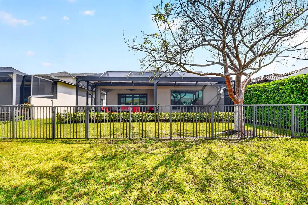 8524 Grand Prix Lane Boynton Beach FL 33472
