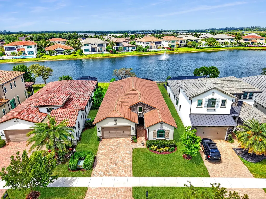 8524 Grand Prix Lane Boynton Beach FL 33472