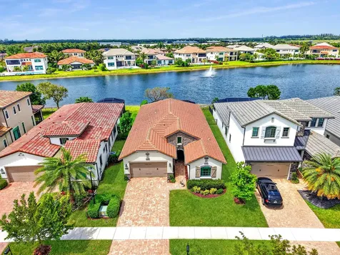 8524 Grand Prix Lane Boynton Beach FL 33472