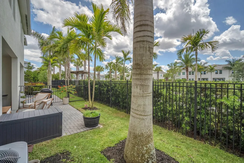 16121 Oakview Drive Westlake FL 33470