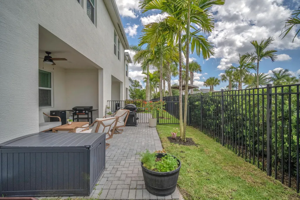 16121 Oakview Drive Westlake FL 33470