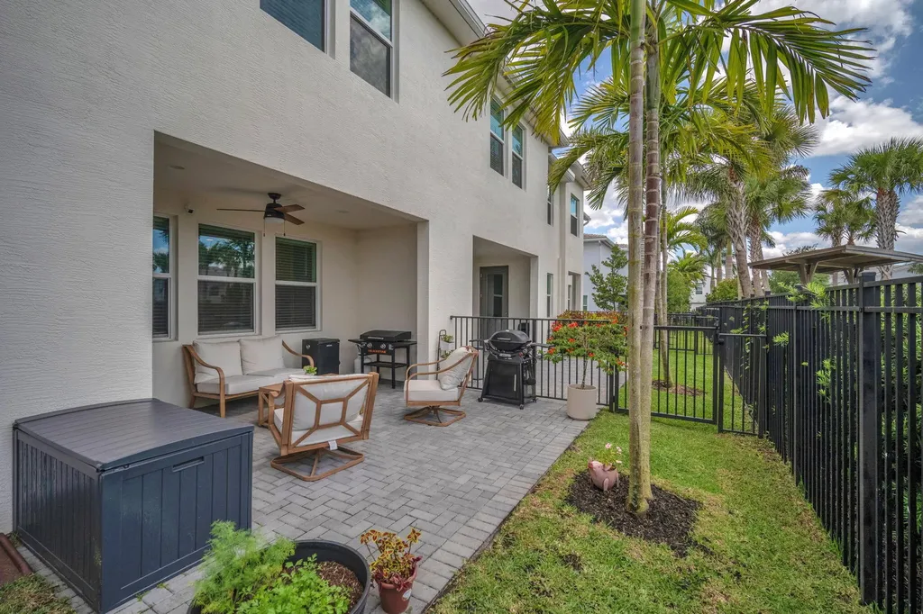 16121 Oakview Drive Westlake FL 33470