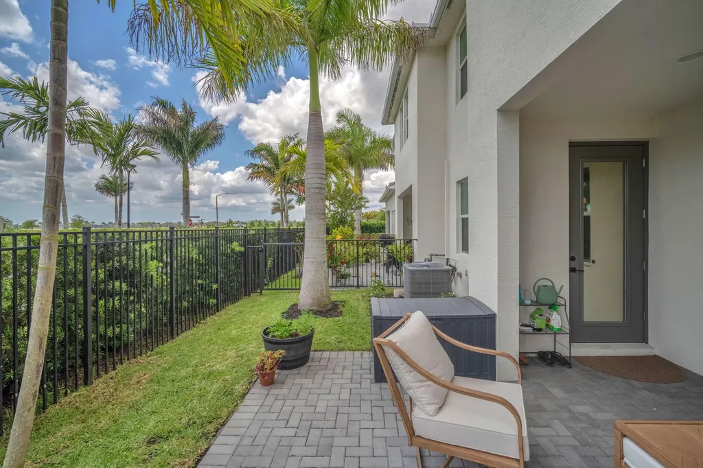16121 Oakview Drive Westlake FL 33470