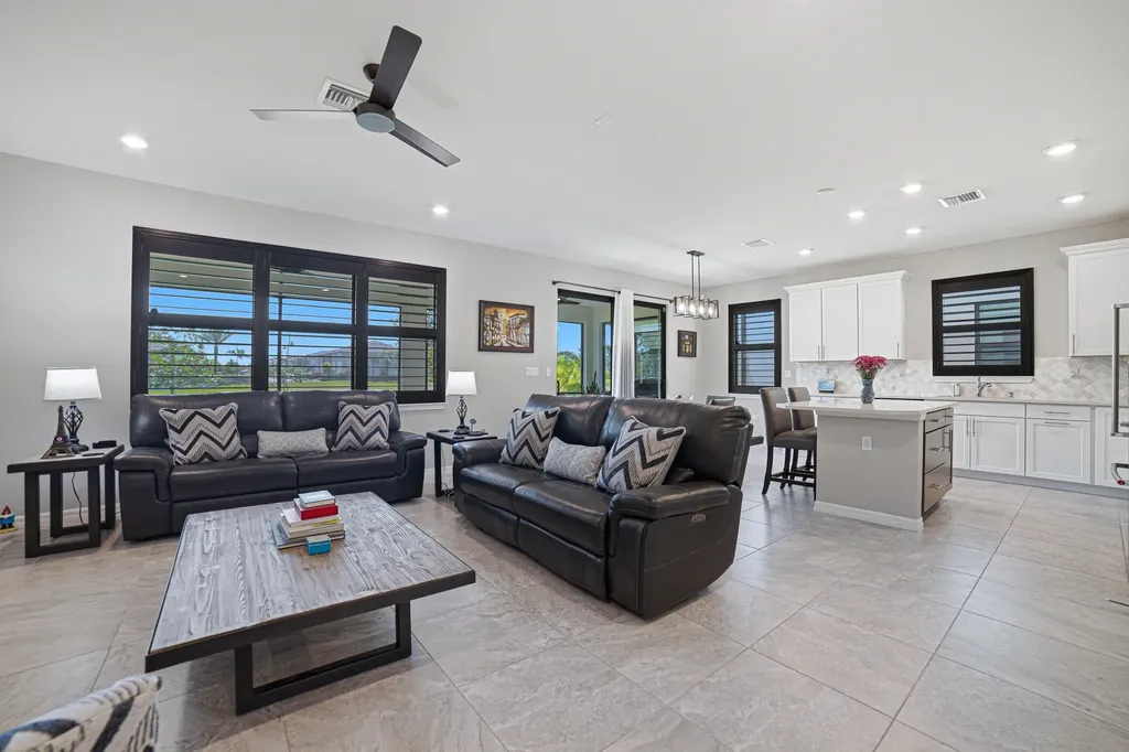 4460 Gramercy Drive Oakland Park FL 33309