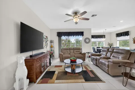 7697 NW Greenbank Circle Port St Lucie FL 34987